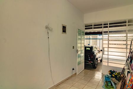 Casa à venda com 158m², 2 quartos e 2 vagas Casa à venda com 158m², 2 quartos e 2 vagasCorredor