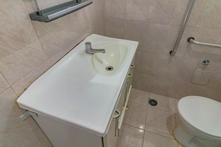 Casa à venda com 158m², 2 quartos e 2 vagas Casa à venda com 158m², 2 quartos e 2 vagasBanheiro