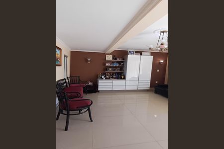 Casa para alugar com 700m², 2 quartos e 3 vagasSala