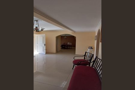 Casa para alugar com 700m², 2 quartos e 3 vagasSala