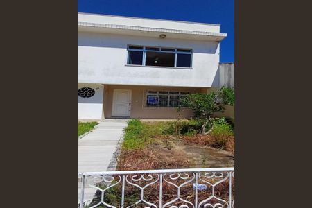 Casa para alugar com 700m², 2 quartos e 3 vagasFachada