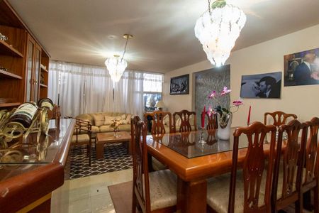 Casa para alugar com 350m², 3 quartos e 9 vagasSala