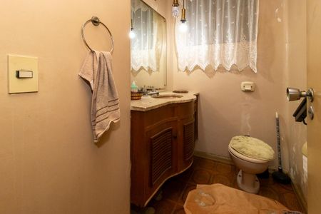 Casa para alugar com 350m², 3 quartos e 9 vagasBanheiro Social