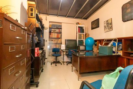 Casa para alugar com 350m², 3 quartos e 9 vagasEscritório 1