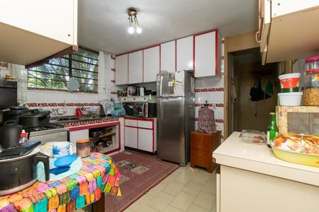 Casa para alugar com 350m², 3 quartos e 9 vagasCozinha - Armários