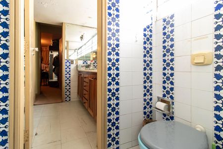 Casa para alugar com 350m², 3 quartos e 9 vagasBanheiro Social 2