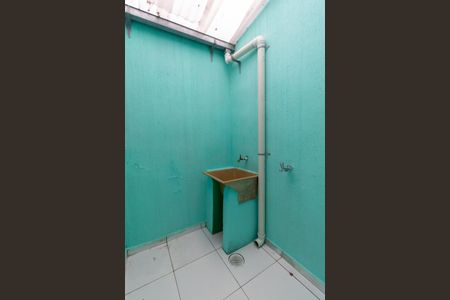 Casa de condomínio à venda com 70m², 2 quartos e 1 vagaÁrea de Serviço