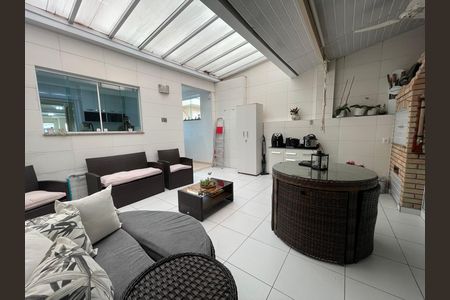 Casa à venda com 170m², 4 quartos e 4 vagasChurrasqueira