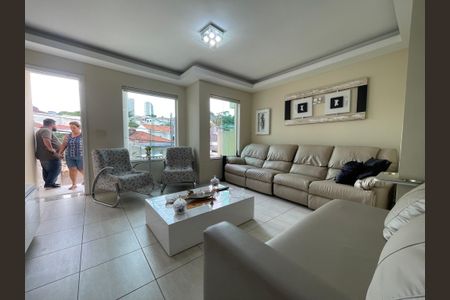 Casa à venda com 170m², 4 quartos e 4 vagasSala