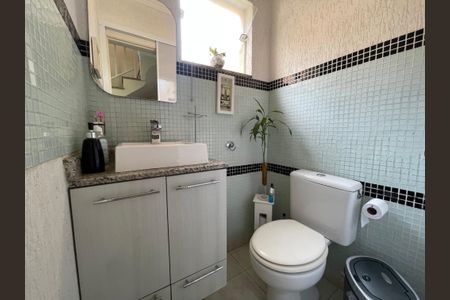 Casa à venda com 170m², 4 quartos e 4 vagasLavabo