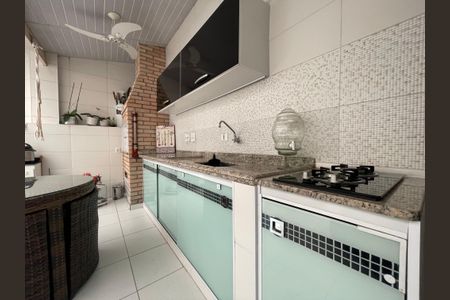 Casa à venda com 170m², 4 quartos e 4 vagasChurrasqueira