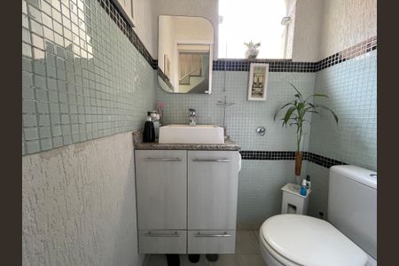 Casa à venda com 170m², 4 quartos e 4 vagasLavabo