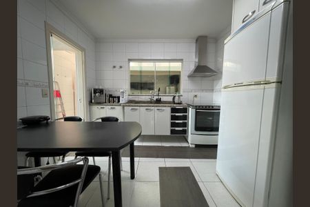 Casa à venda com 170m², 4 quartos e 4 vagasCozinha