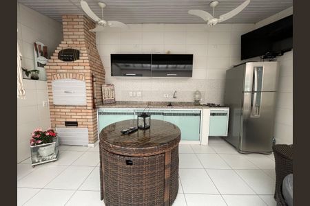 Casa à venda com 170m², 4 quartos e 4 vagasChurrasqueira