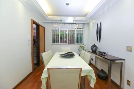 Apartamento à venda com 100m², 3 quartos e 2 vagasSala