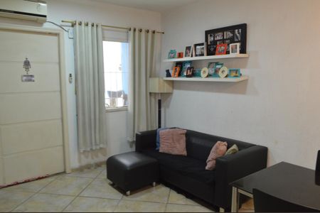 Casa de condomínio à venda com 79m², 2 quartos e 1 vagaSala