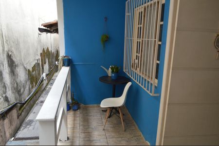 Casa de condomínio à venda com 79m², 2 quartos e 1 vagaVaranda