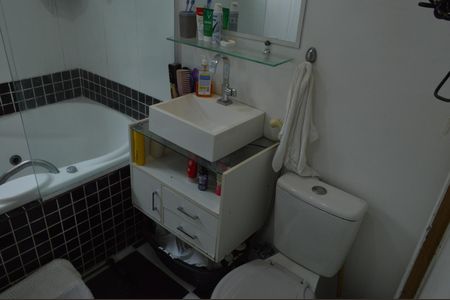 Casa de condomínio à venda com 79m², 2 quartos e 1 vagaBanheiro