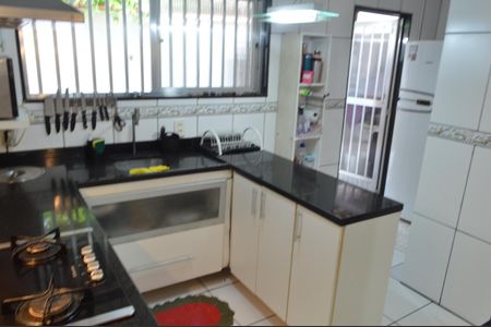 Casa de condomínio à venda com 79m², 2 quartos e 1 vagaCozinha