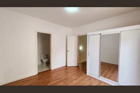 Casa de condomínio para alugar com 146m², 3 quartos e 3 vagasQuarto 3 - Suíte