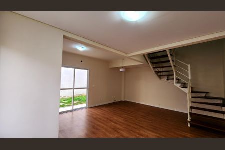 Casa de condomínio para alugar com 146m², 3 quartos e 3 vagasSala