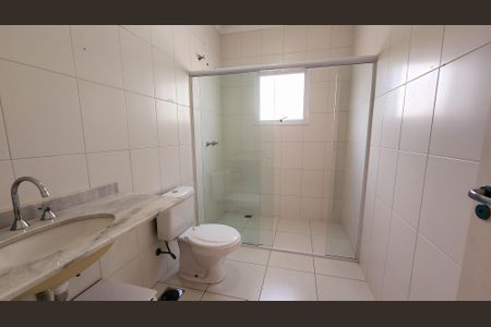 Casa de condomínio para alugar com 146m², 3 quartos e 3 vagasBanheiro da Suíte