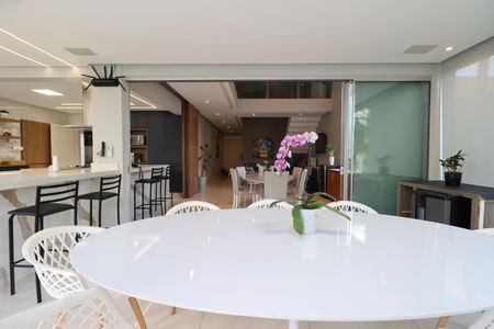 Casa de condomínio para alugar com 480m², 4 quartos e 4 vagasCozinha