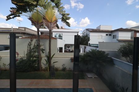 Casa de condomínio para alugar com 480m², 4 quartos e 4 vagasSacada suíte 3