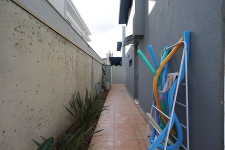 Casa de condomínio para alugar com 480m², 4 quartos e 4 vagasQuintal