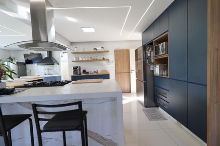 Casa de condomínio para alugar com 480m², 4 quartos e 4 vagasCozinha