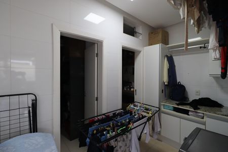 Casa de condomínio para alugar com 480m², 4 quartos e 4 vagasÁrea de Serviço