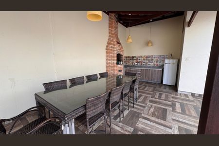 Casa à venda com 224m², 4 quartos e 6 vagasÁrea externa