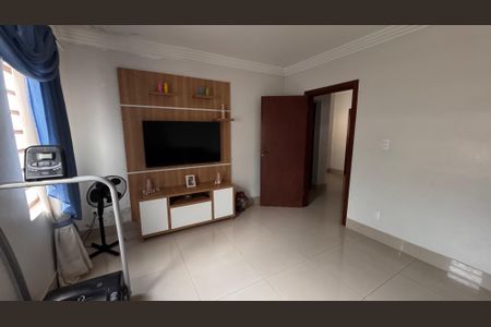 Casa à venda com 224m², 4 quartos e 6 vagasSala