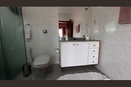 Casa à venda com 224m², 4 quartos e 6 vagasBanheiro da Suíte