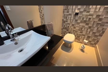 Casa à venda com 224m², 4 quartos e 6 vagasBanheiro