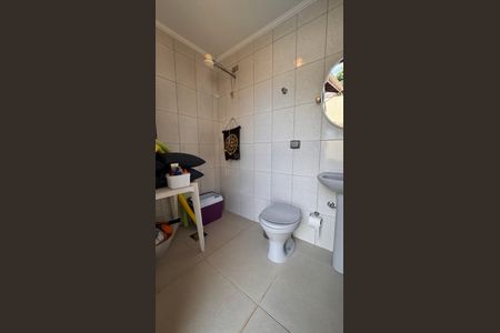 Casa à venda com 224m², 4 quartos e 6 vagasBanheiro