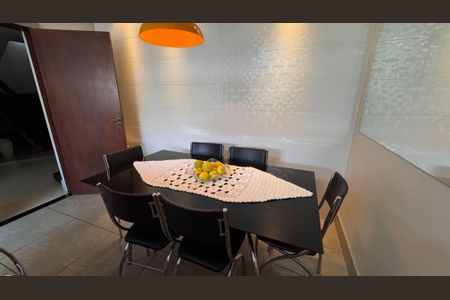 Casa à venda com 224m², 4 quartos e 6 vagasSala de Jantar