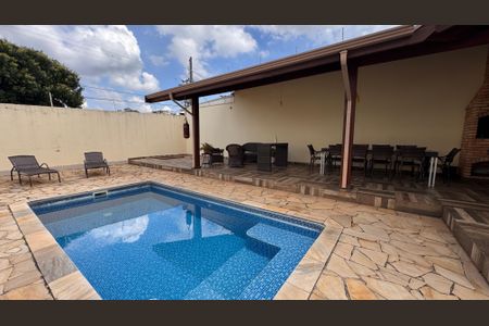 Casa à venda com 224m², 4 quartos e 6 vagasPiscina