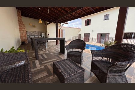 Casa à venda com 224m², 4 quartos e 6 vagasÁrea externa