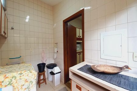 Casa de condomínio à venda com 363m², 4 quartos e 4 vagas Casa de condomínio à venda com 363m², 4 quartos e 4 vagasÁrea de Serviço