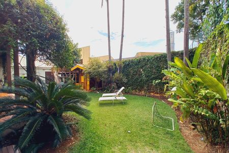 Casa de condomínio à venda com 363m², 4 quartos e 4 vagas Casa de condomínio à venda com 363m², 4 quartos e 4 vagasÁrea comum