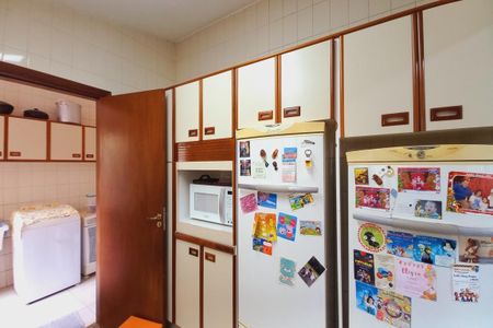 Casa de condomínio à venda com 363m², 4 quartos e 4 vagas Casa de condomínio à venda com 363m², 4 quartos e 4 vagasCozinha