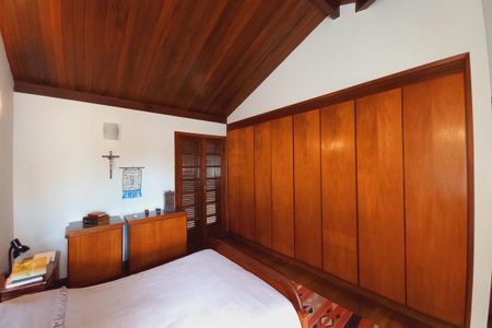 Casa de condomínio à venda com 363m², 4 quartos e 4 vagas Casa de condomínio à venda com 363m², 4 quartos e 4 vagasQuarto 4 - Suíte