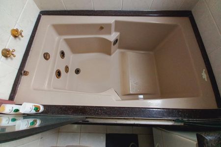 Casa de condomínio à venda com 363m², 4 quartos e 4 vagas Casa de condomínio à venda com 363m², 4 quartos e 4 vagasDetalhe da Suíte 4