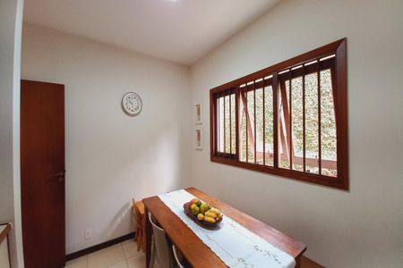 Casa de condomínio à venda com 363m², 4 quartos e 4 vagas Casa de condomínio à venda com 363m², 4 quartos e 4 vagasCopa
