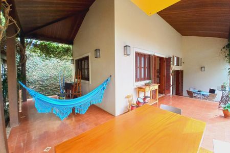 Casa de condomínio à venda com 363m², 4 quartos e 4 vagas Casa de condomínio à venda com 363m², 4 quartos e 4 vagasVaranda da Sala