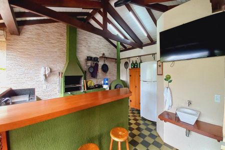 Casa de condomínio à venda com 363m², 4 quartos e 4 vagas Casa de condomínio à venda com 363m², 4 quartos e 4 vagasÁrea comum - Churrasqueira