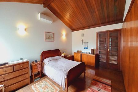 Casa de condomínio à venda com 363m², 4 quartos e 4 vagas Casa de condomínio à venda com 363m², 4 quartos e 4 vagasQuarto 4 - Suíte