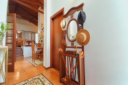 Casa de condomínio à venda com 363m², 4 quartos e 4 vagas Casa de condomínio à venda com 363m², 4 quartos e 4 vagasHall de Entrada