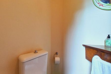 Casa de condomínio à venda com 363m², 4 quartos e 4 vagas Casa de condomínio à venda com 363m², 4 quartos e 4 vagasLavabo